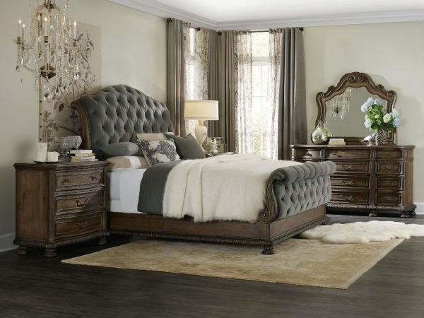 VIOLA TUFTED KING BED